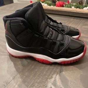 Jordan 11 Bred (GS) size 4 youth